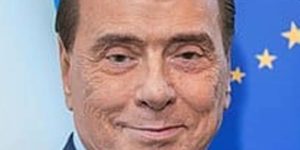 Anche Berlusconi appoggia il colpo di stato finanziario con protagonista Mario Draghi